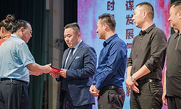 卓邦董事長張新峰應邀出席漯河職業技術學院辦學20周年校慶大會