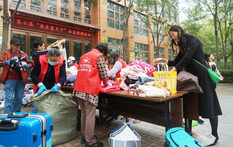 3發揮黨員先鋒模范作用 ZOBO卓邦第七屆“愛在藍天下”公益捐贈