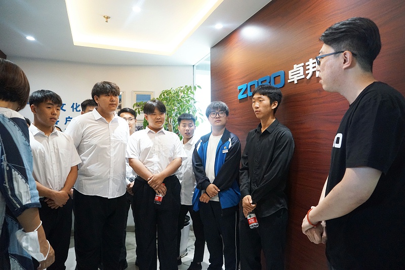 校企合作 走進職場 協(xié)同育人丨歡迎北京市經(jīng)貿(mào)高級技術(shù)學校師生來ZOBO卓邦參觀學習