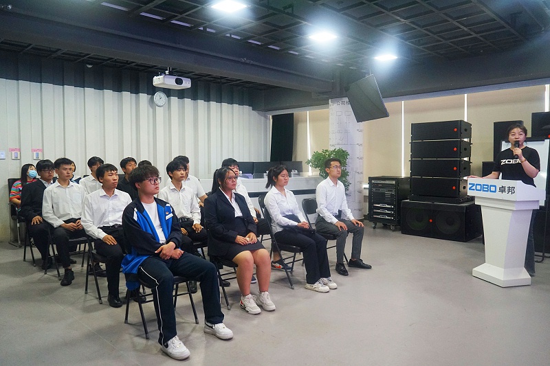 4校企合作 走進職場 協(xié)同育人丨歡迎北京市經(jīng)貿(mào)高級技術(shù)學校師生來北京高校職場體驗基地——ZOBO卓邦參觀學習